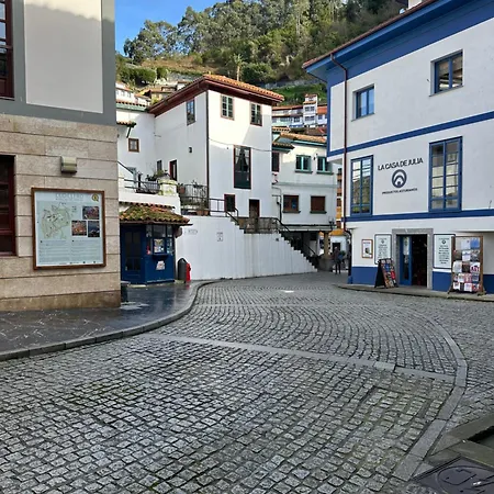 Apartamentos Urbanin I Plaza Ayuntamiento Cudillero Exterior photo